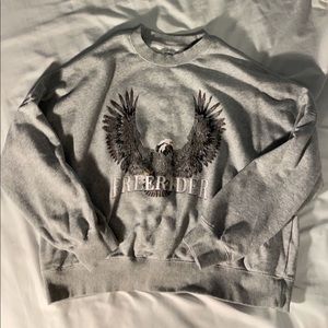 GREY COTTON ON GRAPHIC CREW NECK